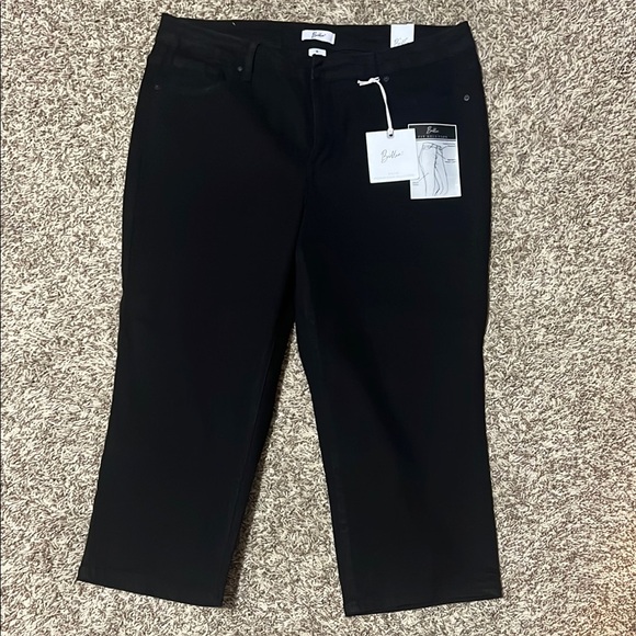 Billie Black Jeans - Picture 1 of 4